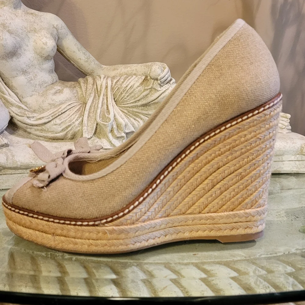Tory Burch Gold Metalic Canvas Jakie Peep Toe Espidrilles in 8.5. #120